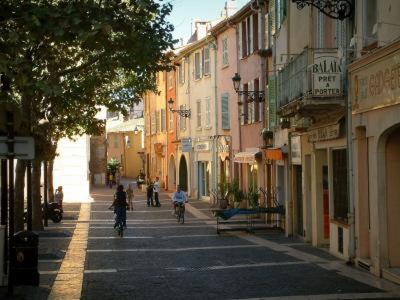 شقة Sublime Studio Au Coeur Historique De Fréjus المظهر الخارجي الصورة